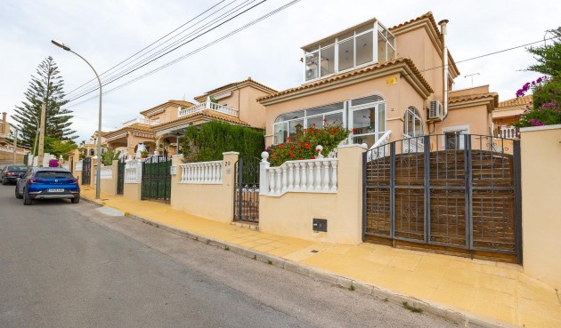 Resale - Villa -
Orihuela Costa - Villamartín-las Filipinas