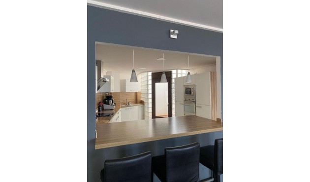 Brukt - Villa -
Torrevieja - Centro - Muelle Pesquero