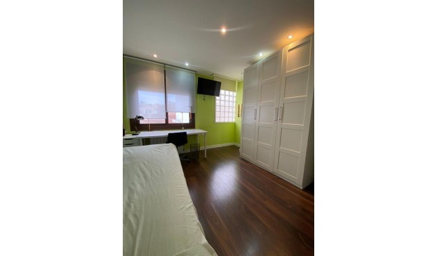 Brukt - Villa -
Torrevieja - Centro - Muelle Pesquero