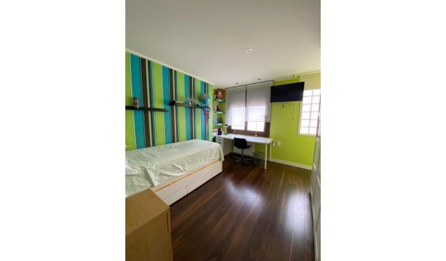 Brukt - Villa -
Torrevieja - Centro - Muelle Pesquero