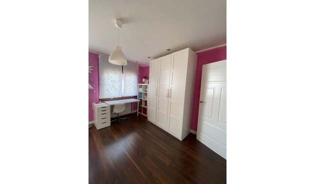 Brukt - Villa -
Torrevieja - Centro - Muelle Pesquero