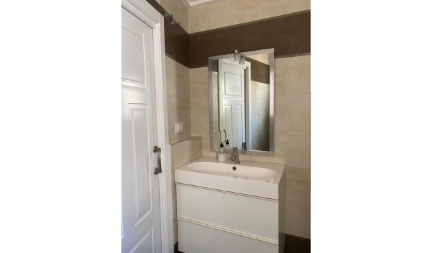 Brukt - Villa -
Torrevieja - Centro - Muelle Pesquero