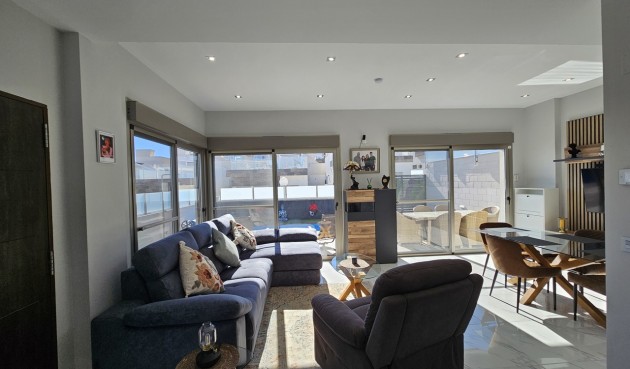 Brukt - Villa -
Villamartin - Costa Blanca