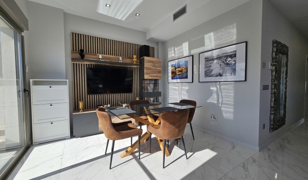 Brukt - Villa -
Villamartin - Costa Blanca