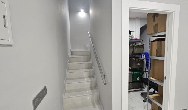 Brukt - Villa -
Villamartin - Costa Blanca