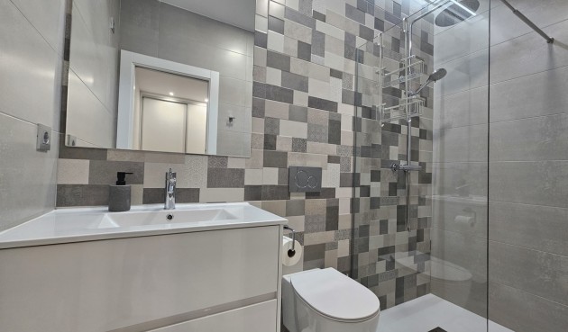 Brukt - Villa -
Villamartin - Costa Blanca