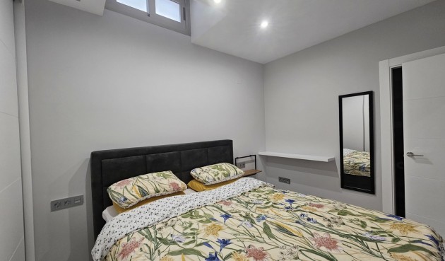 Brukt - Villa -
Villamartin - Costa Blanca