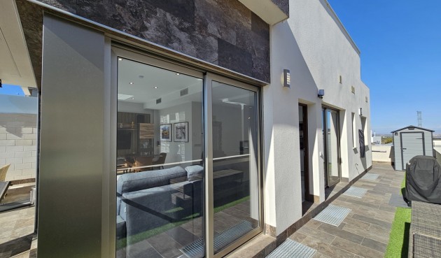 Brukt - Villa -
Villamartin - Costa Blanca