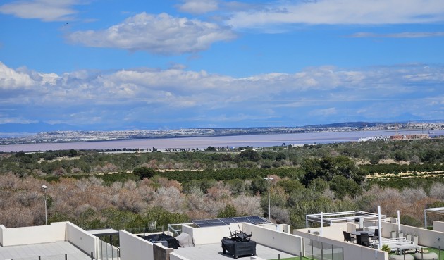 Brukt - Villa -
Villamartin - Costa Blanca