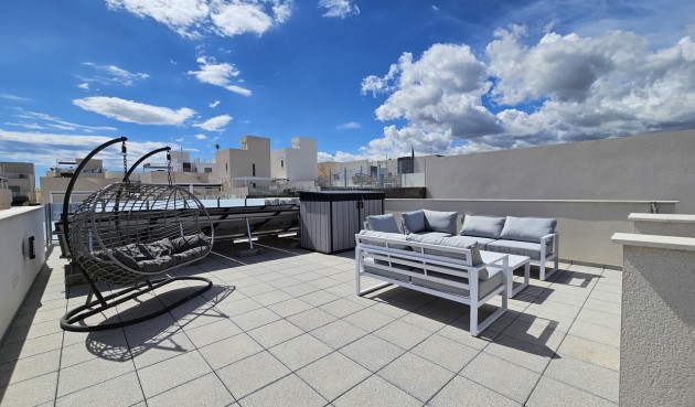 Brukt - Villa -
Villamartin - Costa Blanca