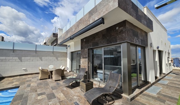 Brukt - Villa -
Villamartin - Costa Blanca