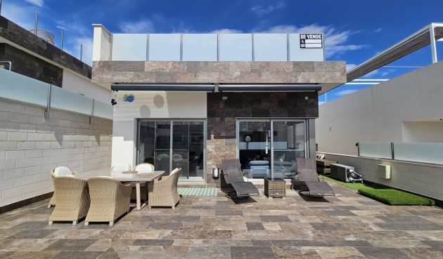 Brukt - Villa -
Villamartin - Costa Blanca