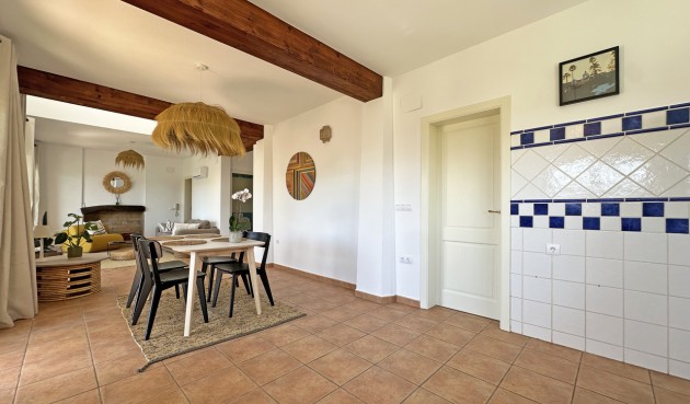 Återförsäljning - Villa -
Jalón - Inland