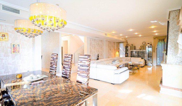 Resale - Villa -
Torrevieja - Torre La Mata