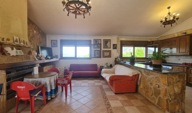 Brukt - Villa -
Petrer - Inland