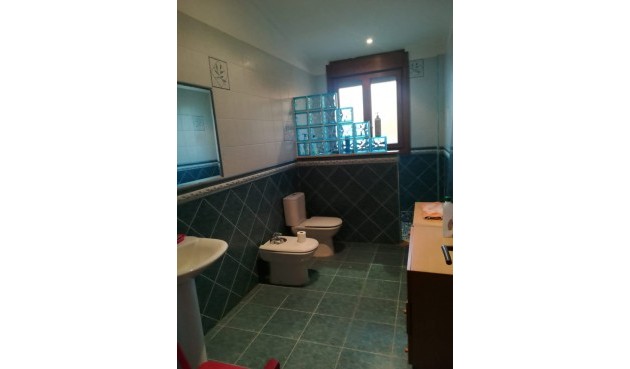 Brukt - Villa -
Petrer - Inland