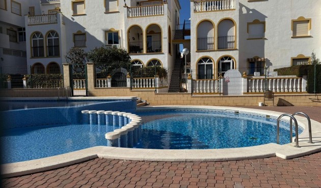 Återförsäljning - Bungalow -
Torrevieja - Cañada Del Molino