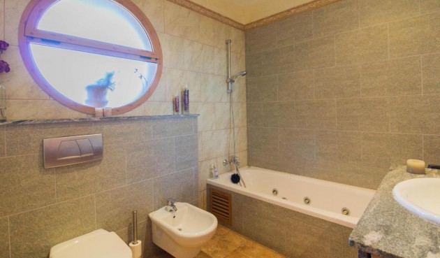 Brukt - Villa -
Redován - Comunidad Valenciana