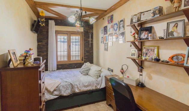 Brukt - Villa -
Redován - Comunidad Valenciana