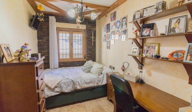 Brukt - Villa -
Redován - Comunidad Valenciana