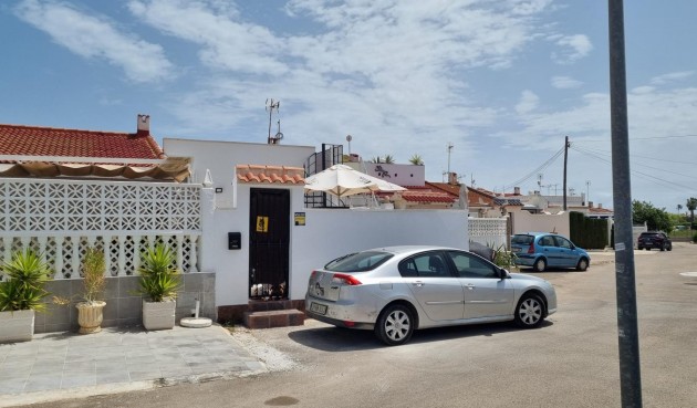 Resale - Bungalow -
Torrevieja - La Siesta - El Salado - Torreta