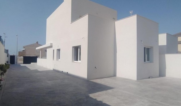 Resale - Villa Penthouse -
Torrevieja - aguas nuevas