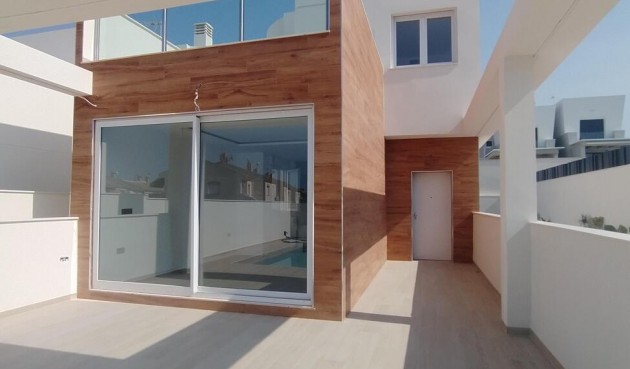 Resale - Villa Penthouse -
Torrevieja - aguas nuevas