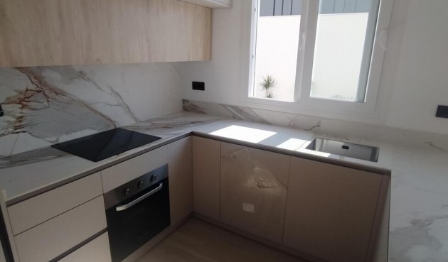Resale - Villa Penthouse -
Torrevieja - aguas nuevas
