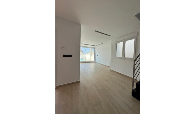 Resale - Villa Penthouse -
Torrevieja - aguas nuevas