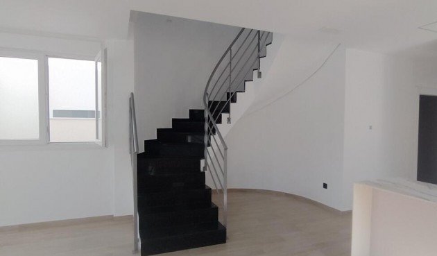 Resale - Villa Penthouse -
Torrevieja - aguas nuevas