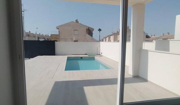 Resale - Villa Penthouse -
Torrevieja - aguas nuevas