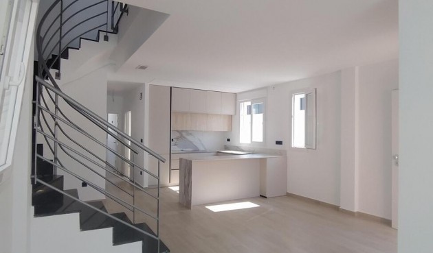 Resale - Villa Penthouse -
Torrevieja - aguas nuevas