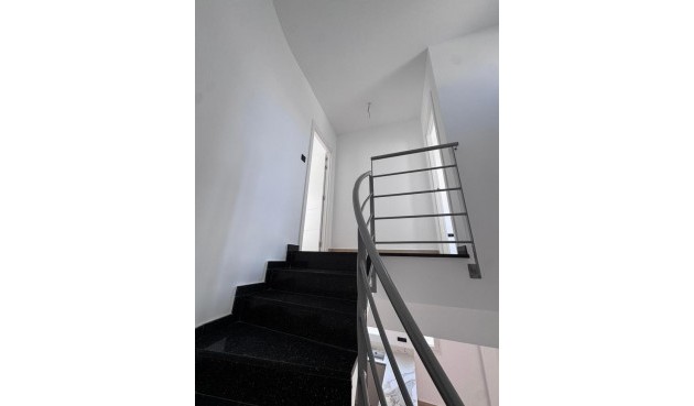 Resale - Villa Penthouse -
Torrevieja - aguas nuevas