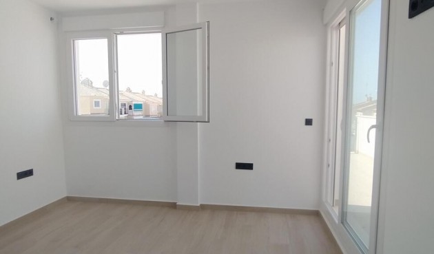 Resale - Villa Penthouse -
Torrevieja - aguas nuevas