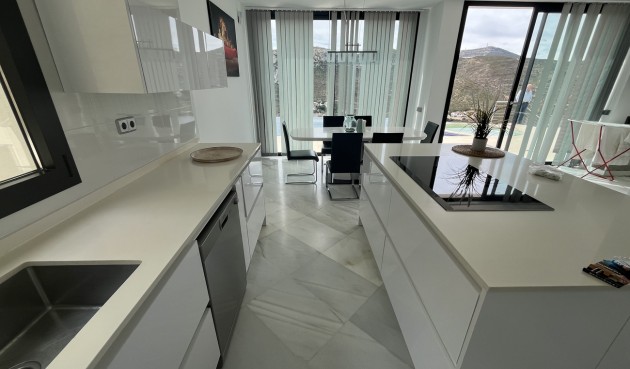 Återförsäljning - Villa -
Jávea - Costa Blanca