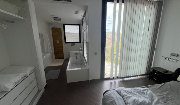 Återförsäljning - Villa -
Jávea - Costa Blanca