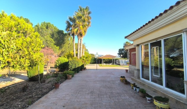 Resale - Villa -
Yecla - Inland