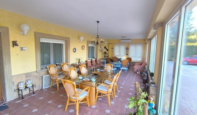 Resale - Villa -
Yecla - Inland