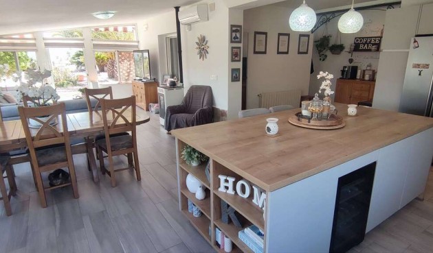 Resale - Villa -
Sax - Inland