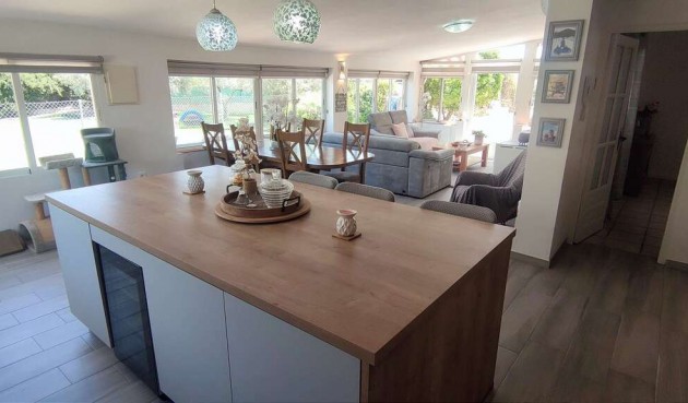 Resale - Villa -
Sax - Inland