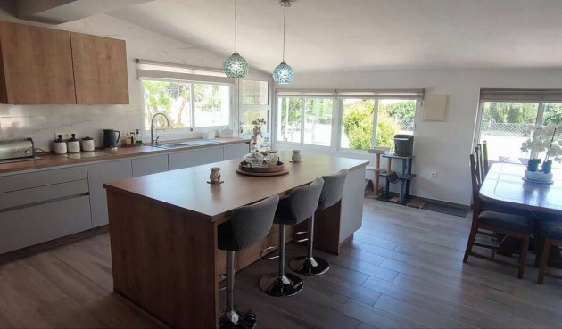 Resale - Villa -
Sax - Inland