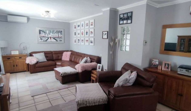 Resale - Villa -
Sax - Inland