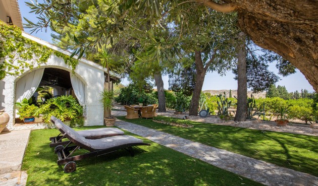 Återförsäljning - Villa -
Mula