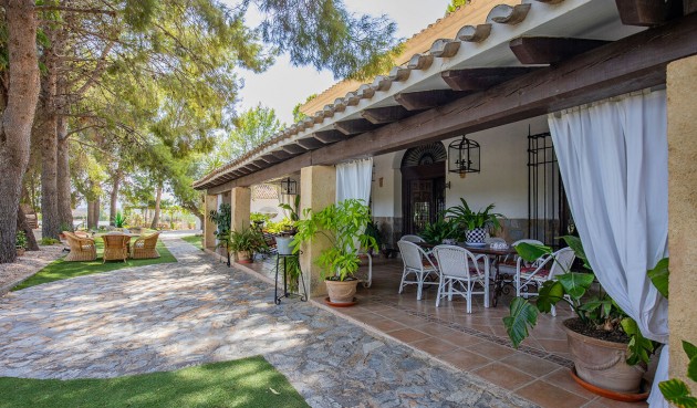 Återförsäljning - Villa -
Mula