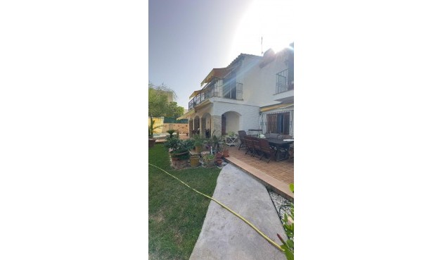 Resale - Villa -
Orihuela Costa - Punta Prima