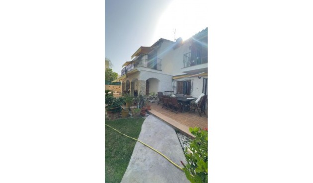 Resale - Villa -
Orihuela Costa - Punta Prima