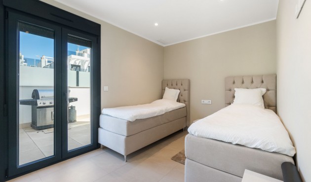 Resale - Villa -
Torre de la Horadada - Costa Blanca