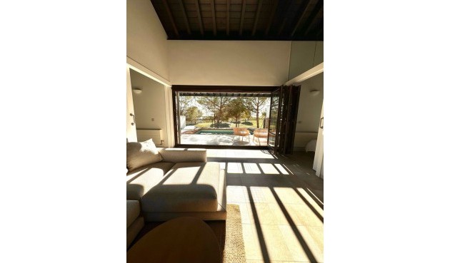 Resale - Villa -
Peraleja Golf - Inland