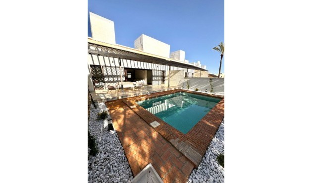 Resale - Villa -
Peraleja Golf - Inland