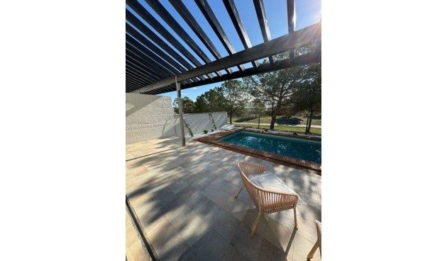 Resale - Villa -
Peraleja Golf - Inland